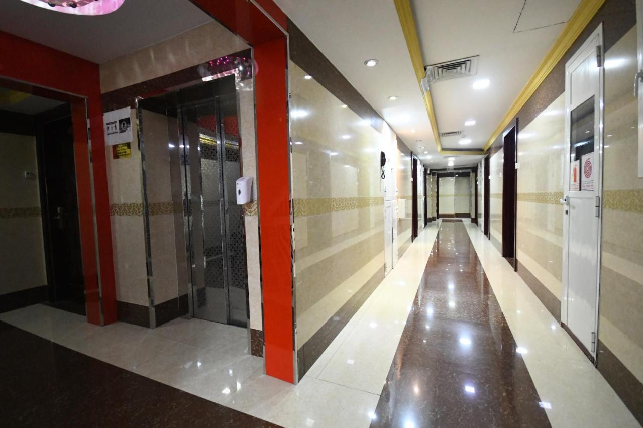 Maaeen Hotel Dubai Exterior photo