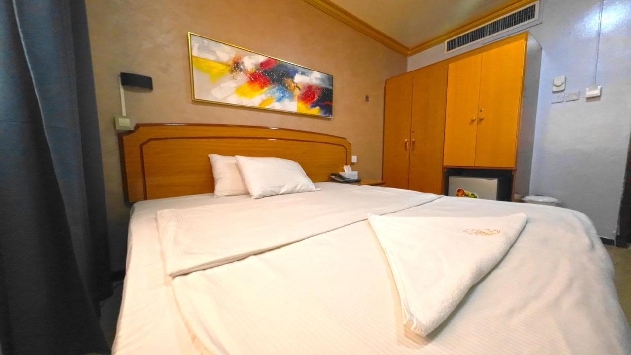 Maaeen Hotel Dubai Exterior photo