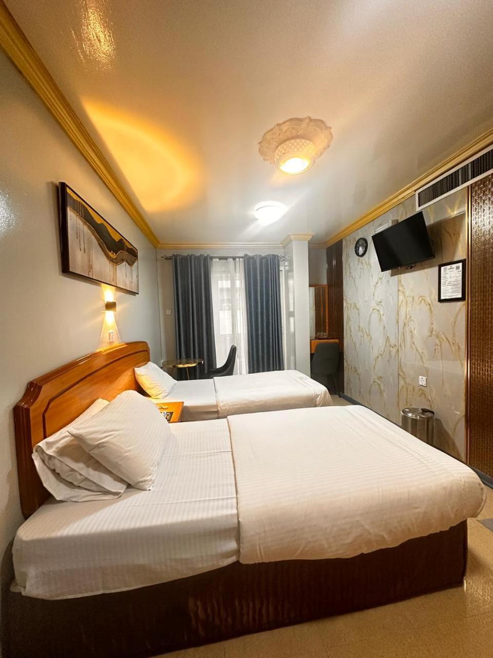 Maaeen Hotel Dubai Exterior photo