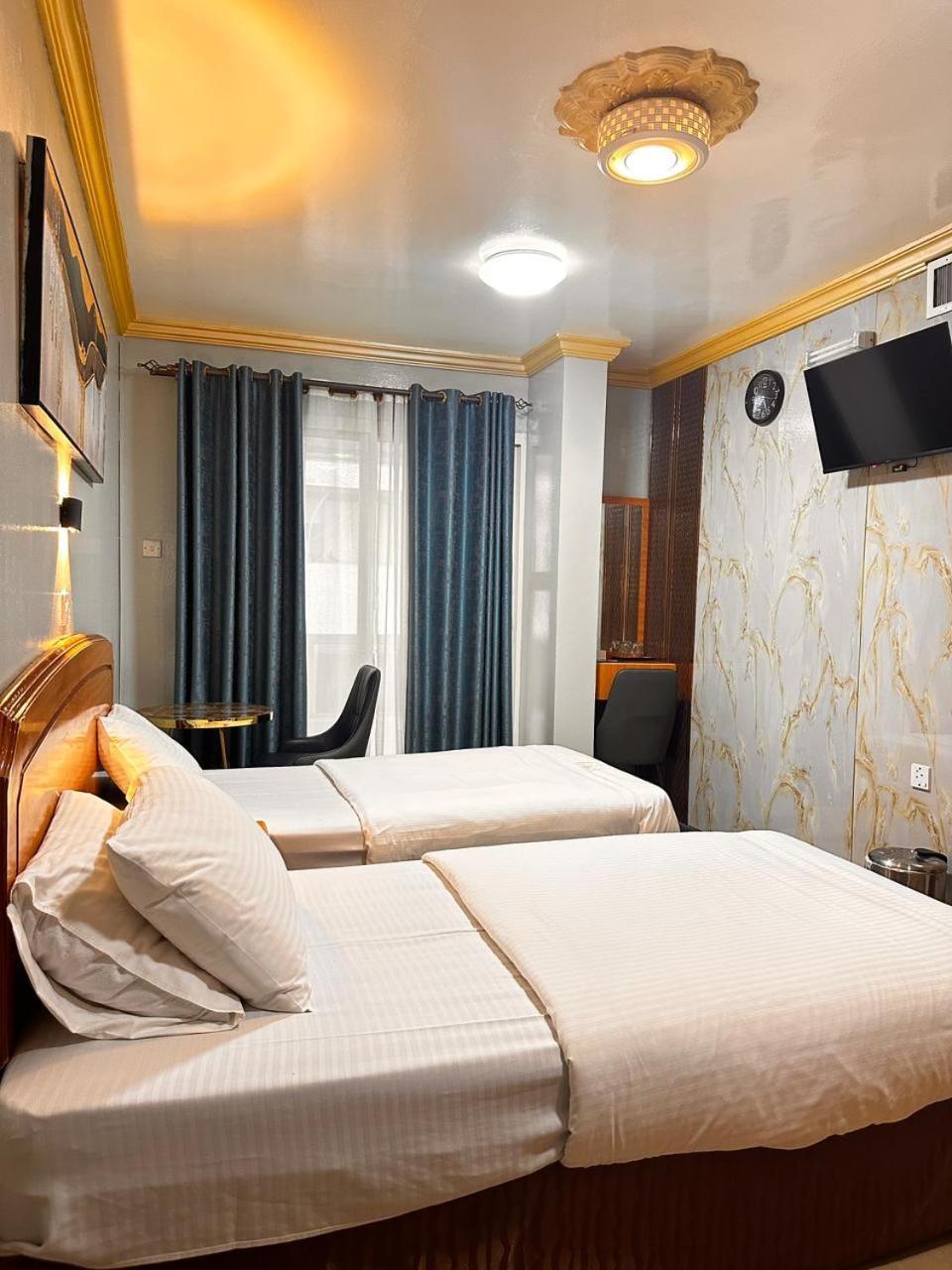 Maaeen Hotel Dubai Exterior photo