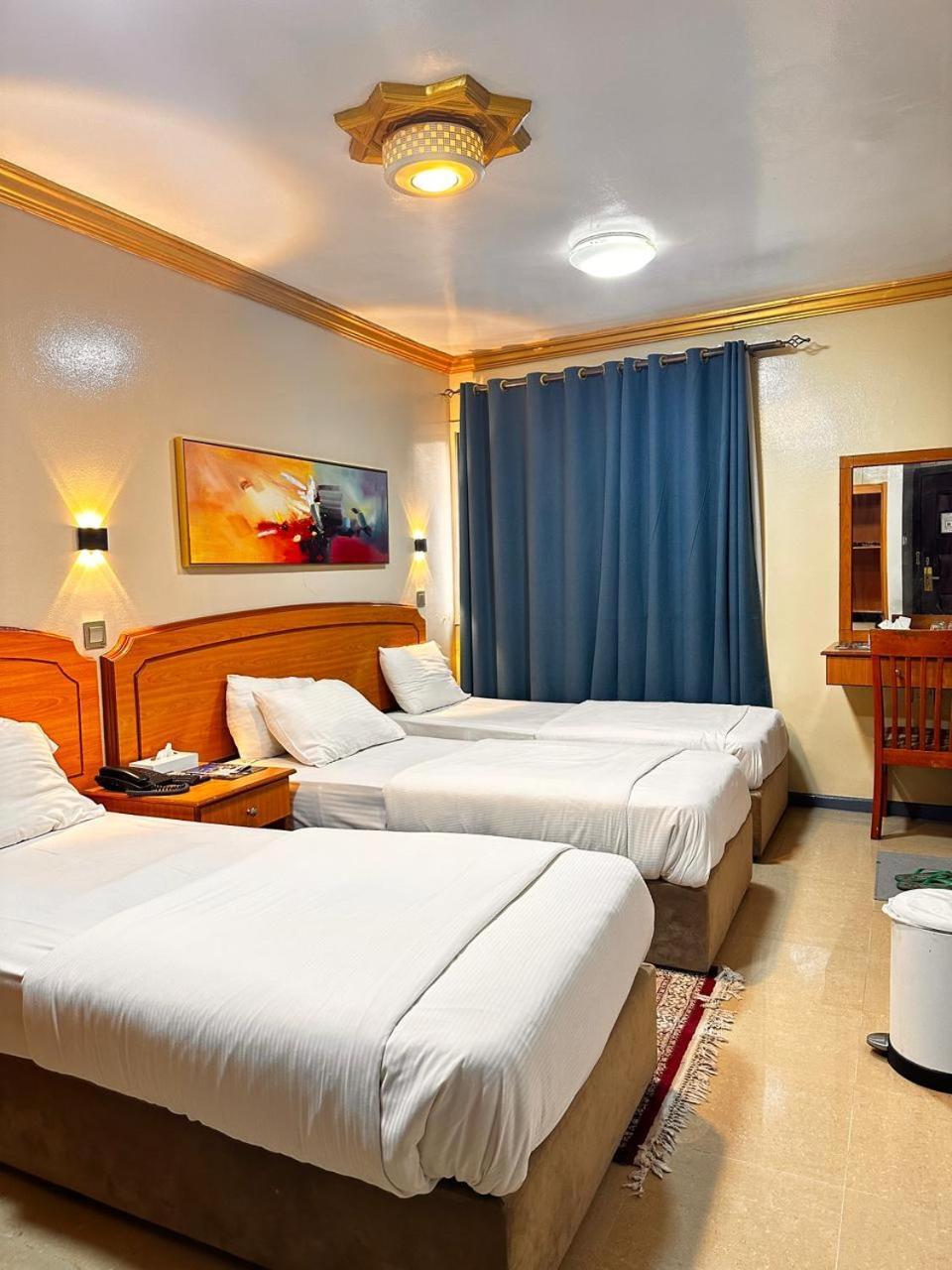 Maaeen Hotel Dubai Exterior photo